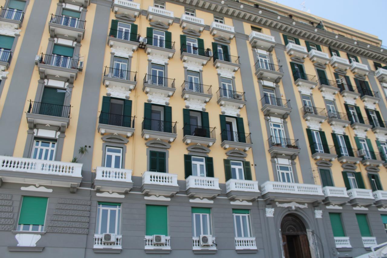 Hotel Bed No Breakfast Ak 2 à Naples Extérieur photo