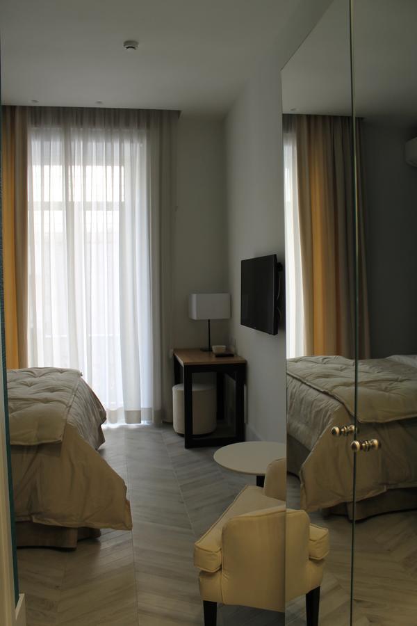 Hotel Bed No Breakfast Ak 2 à Naples Extérieur photo